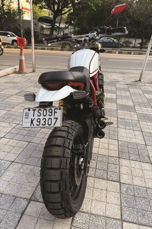 Front tyre of Ducati Scrambler Desert Sled fitment 2