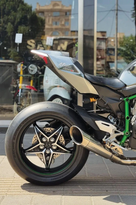 Kawasaki Ninja H2R fitted with racing slick tyres fitment 1