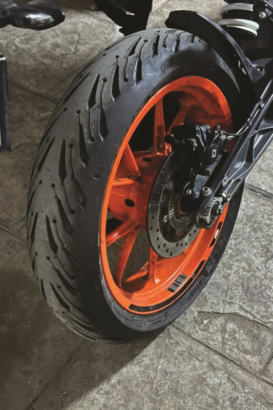 Michelin Road 5 fitment 1