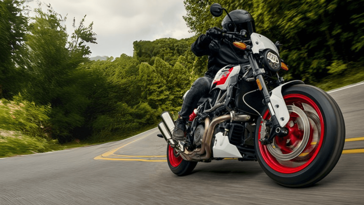 2025 Indian FTR Now Comes Standard with Metzeler Sportec M9 RR – A Tyre Choice That Redefines Street Performance