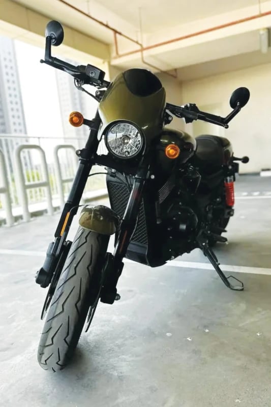 Harley-Davidson Street Rod on Indian roads fitment 4