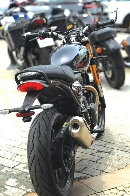 Triumph Speed 400 with performance radial tyres fitment 4