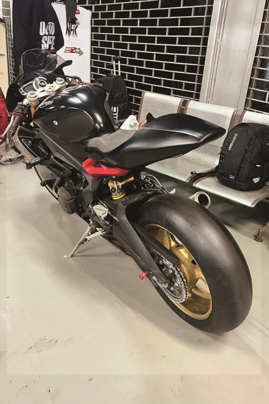 Triumph Daytona 675 performance motorcycle fitment 4