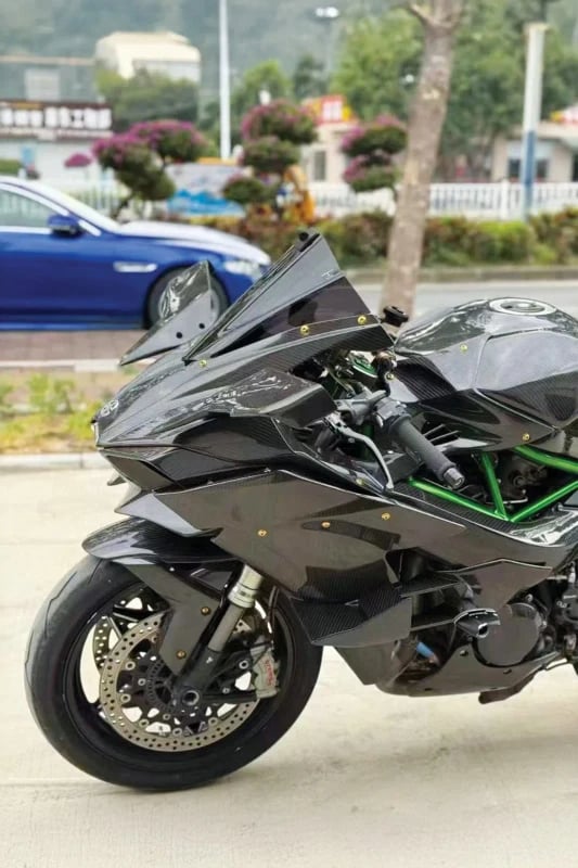Kawasaki Ninja H2 supercharged hypersport motorcycle fitment 4