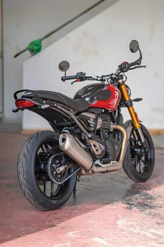 Triumph Speed 400 fitted with premium motorcycle tyres fitment 1