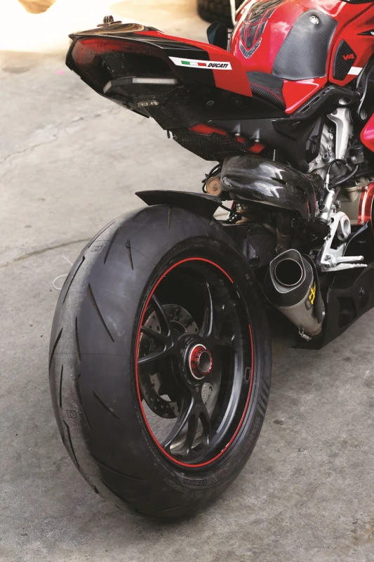 Ducati Panigale V4 performance motorcycle fitment 4