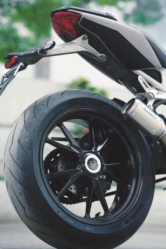 Front tyre of Triumph Speed Triple 1200 RS fitment 2
