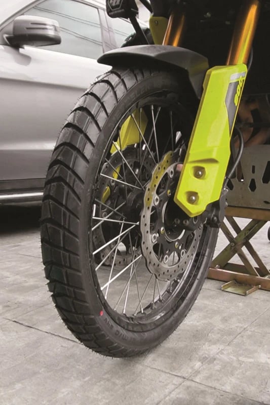 Rear tyre fitment on Suzuki V-Strom 800DE