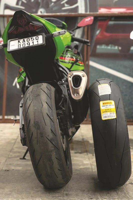 Pirelli Diablo Supercorsa SP V3 fitment 1