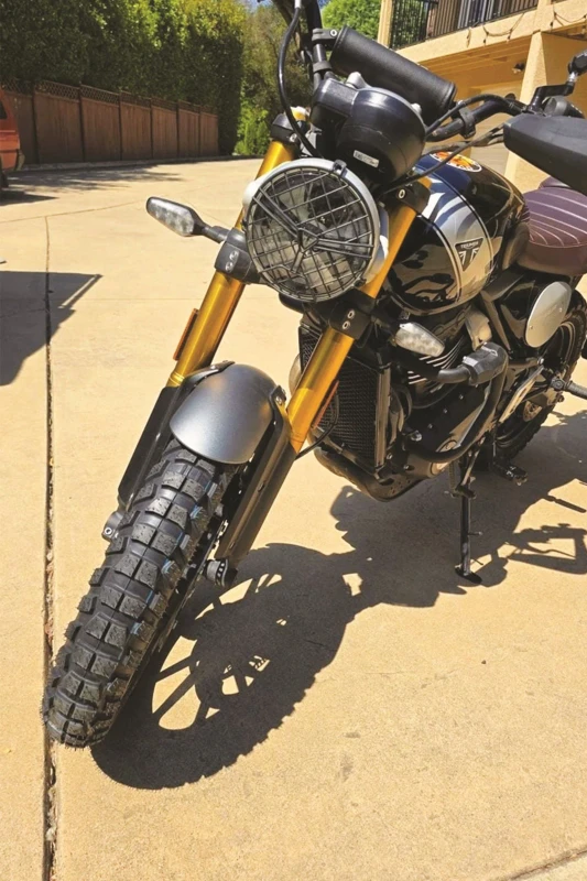 Front tyre of Triumph Scrambler 400 X fitment 2