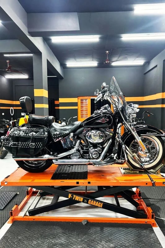 Harley-Davidson Heritage Classic on highway fitment 4