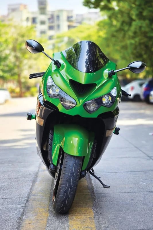 Rear tyre fitment on Kawasaki Ninja ZX-14R fitment 3